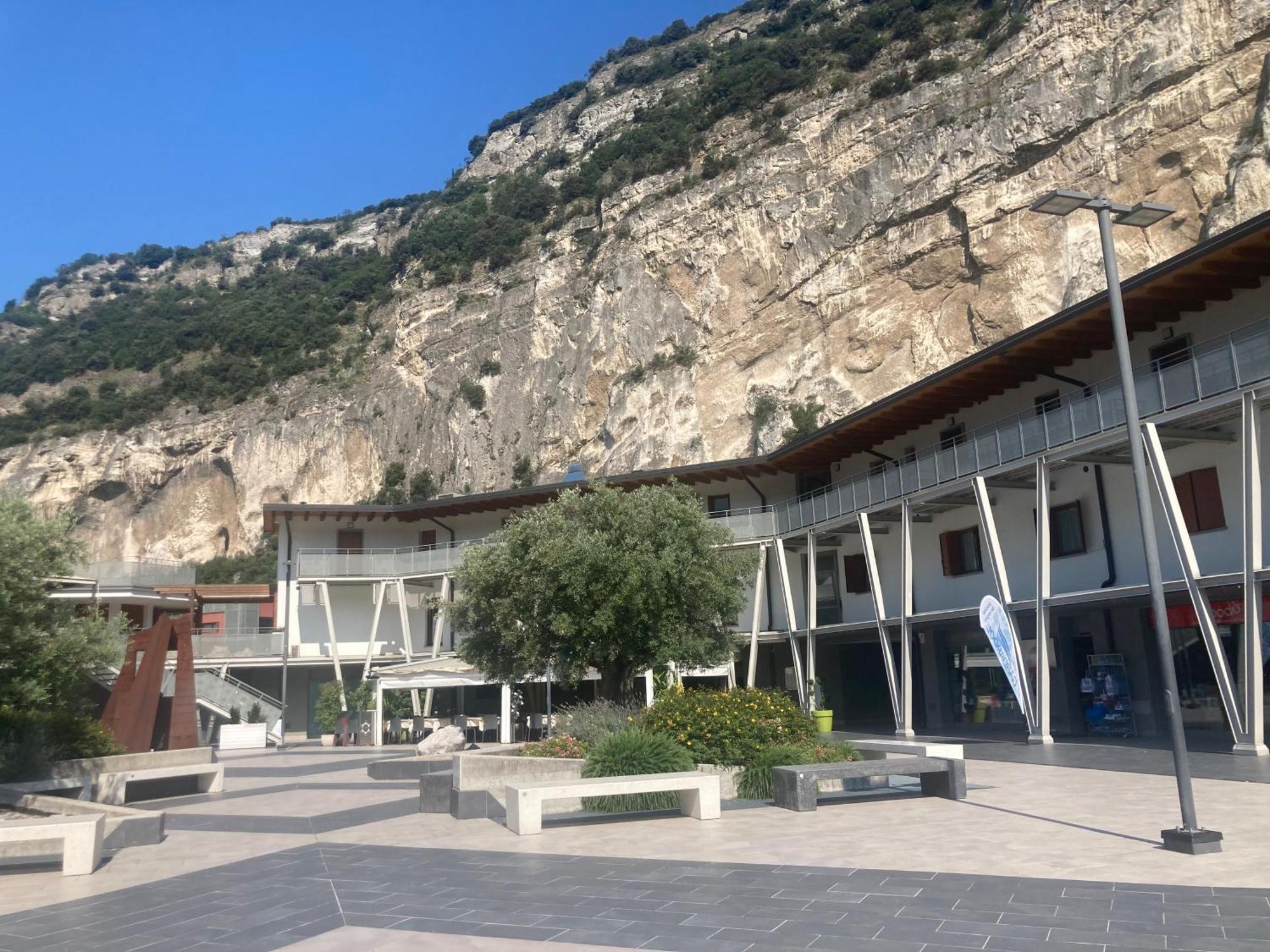 Outdooredo Garda Torbole Torbole Sul Garda Eksteriør billede